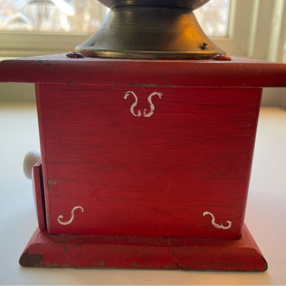 Vintage metal/wood coffee grinder. - Picture 5 of 6